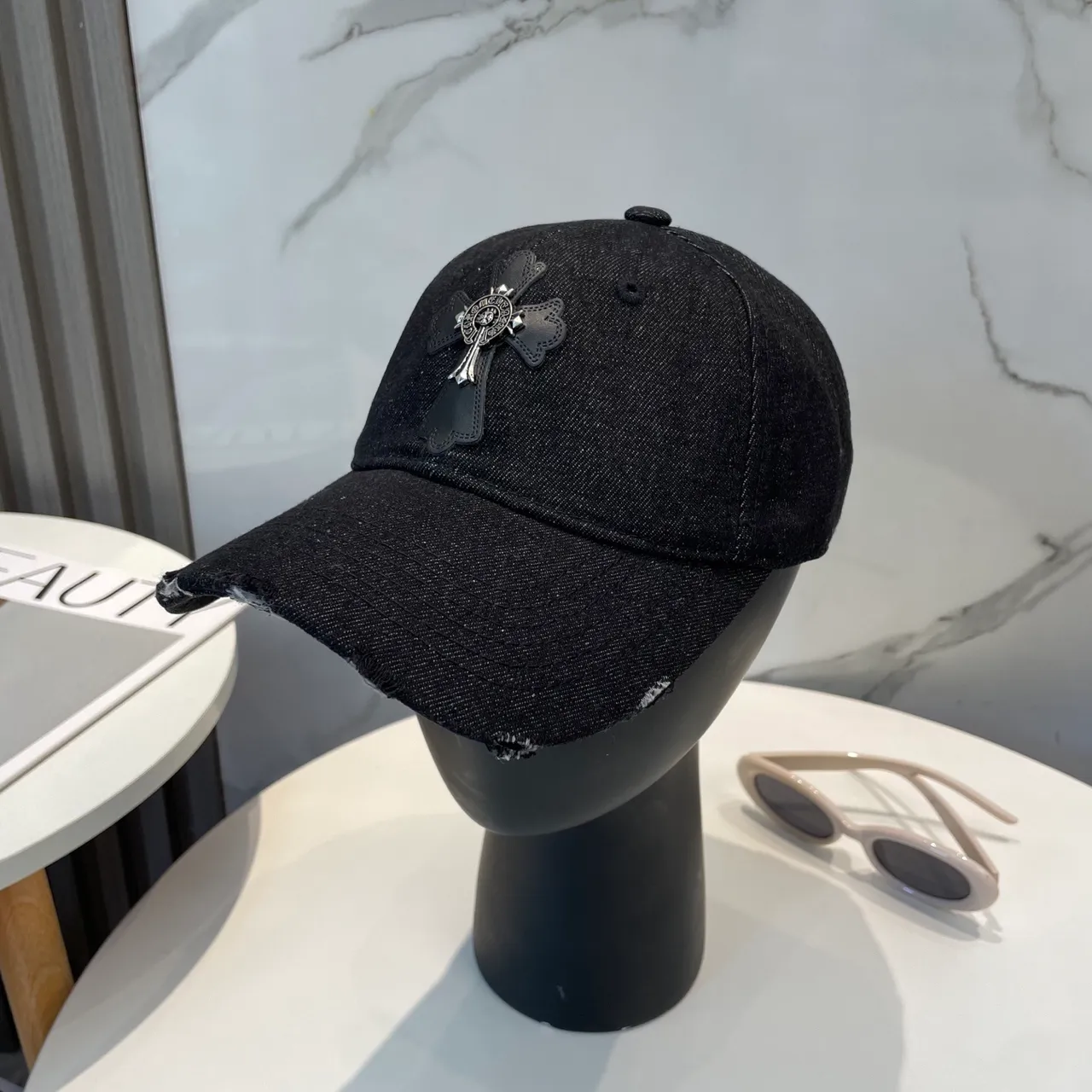Chrome Hearts 十字交叉贴花破损牛仔棒球帽 9