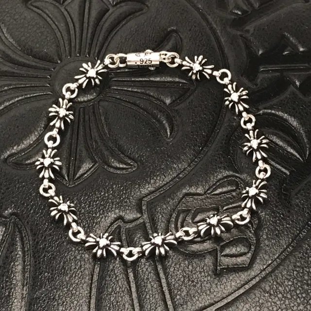 Chrome Hearts डेजी फ्लोरल लिंक सिल्वर-टोन स्टोन कंगन 5