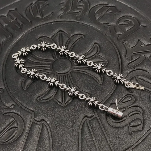 Chrome Hearts डेजी फ्लोरल लिंक सिल्वर-टोन स्टोन कंगन 8