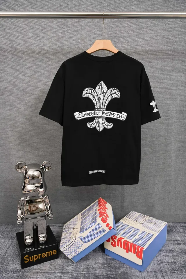 Chrome Hearts ফ্লুর-ডি-লিস এমব্রয়ডারি করা কালো টি-শার্ট 9