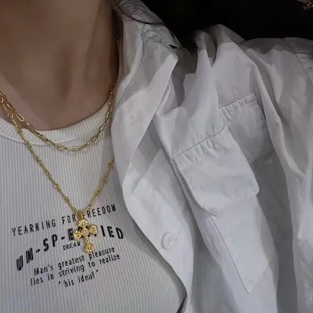 Collier Chrome Hearts Croix Gothique Ornée Cristaux Pavé Or 3