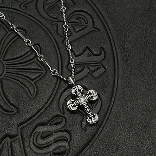 Collier Chrome Hearts Croix Gothique Ornée Cristaux Pavé Or 4
