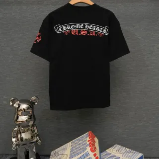 Chrome Hearts U.S.A. बैनर ग्राफिक काली टी-शर्ट