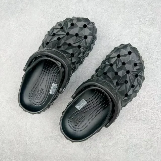 Crocs Echo Clog Noir Clog géométrique faceté 8