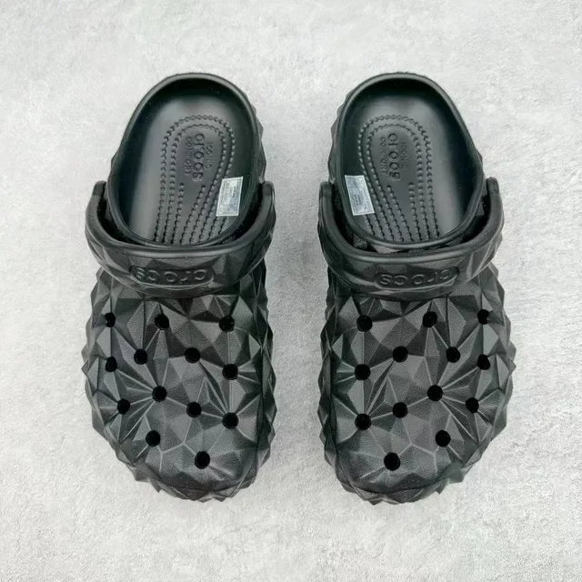 Crocs Echo Clog Noir Clog géométrique faceté 9