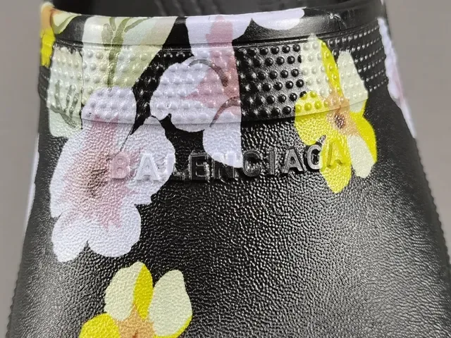 Crocs Echo Clog 花卉印花 黑色 平台凉鞋 8