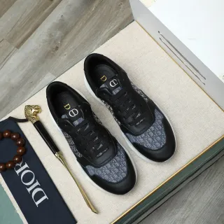 Dior B23 काले और नेवी मोनोग्राम मेश लाइफस्टाइल स्नीकर
