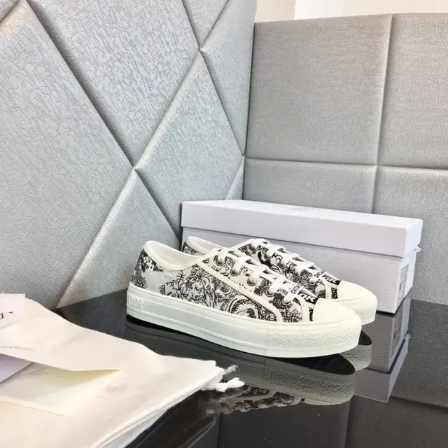 Dior B23 Oblique Print White Lifestyle Sneakers 3