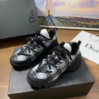 Dior B23 चेक काला और सफेद लाइफस्टाइल स्नीकर