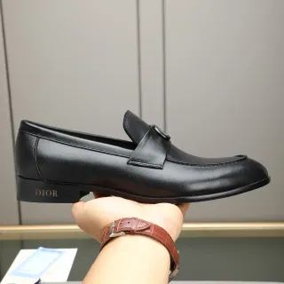 Dior काला चमड़ा पेनी लोअफर