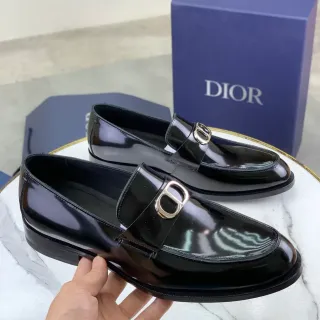 Dior 黑色银色光泽漆皮单带乐福鞋