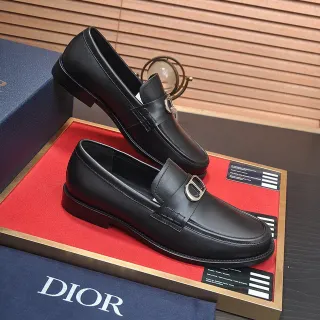 Dior أسود فضي جلد ناعم معدن D مشبك تفصيل لوفر