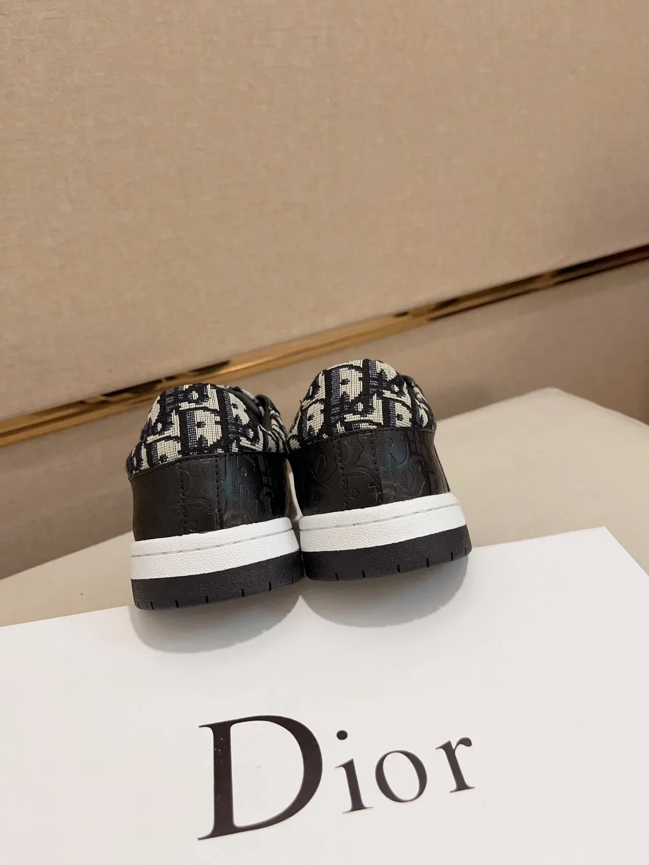 Dior Black White Embossed Logo Oblique Jacquard Heel Lifestyle Sneakers 8