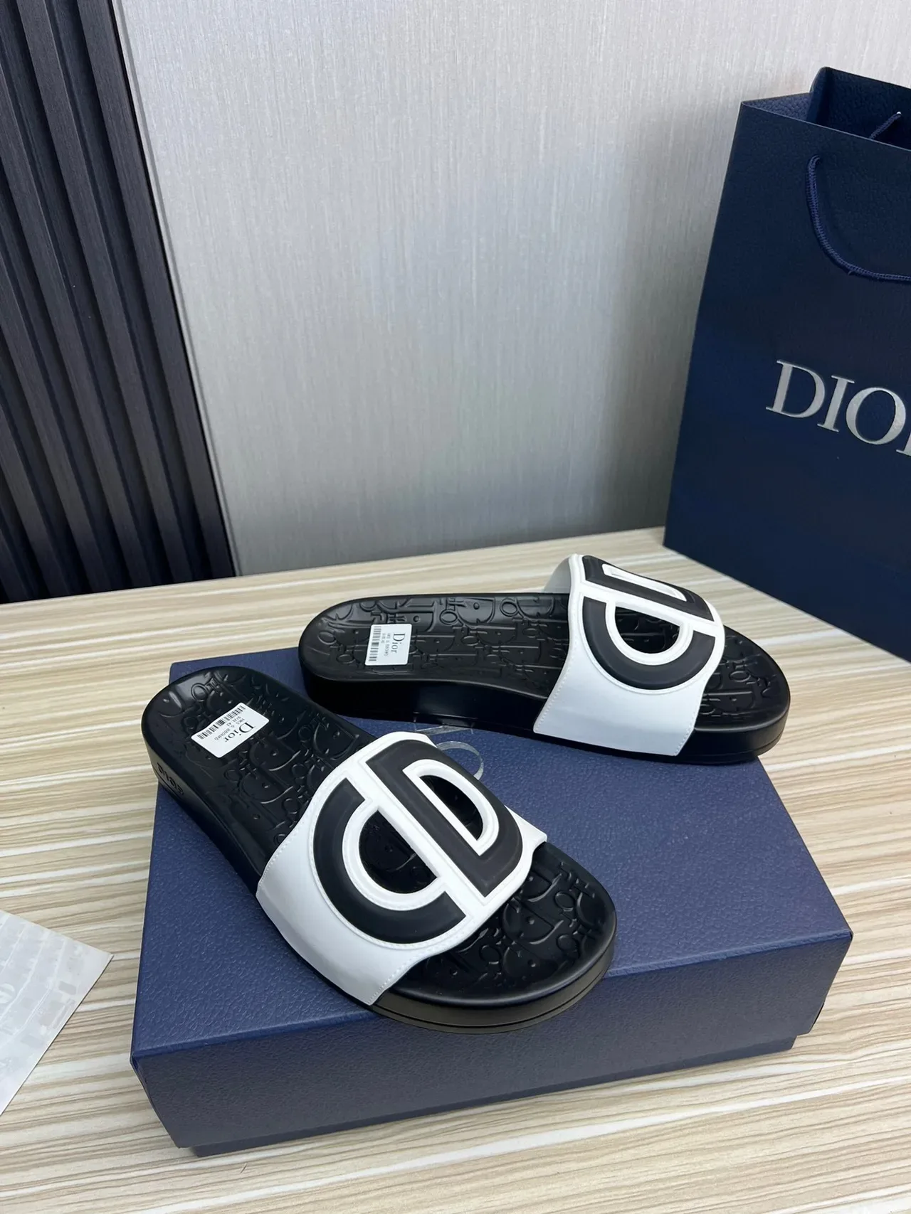 Dior Black White Molded Rubber Sole Oversized Logo Strap Slippers 4