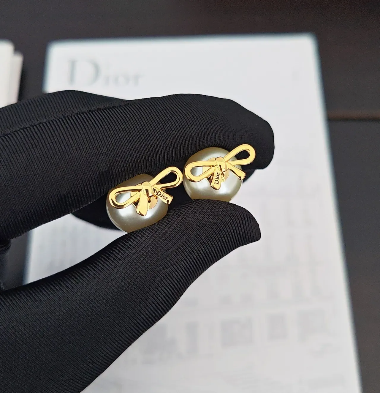 Dior Bow Pearl Stud Earrings 4