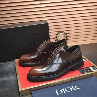Dior Sapatos Oxford de Couro Polido com Bico Cap Marrom