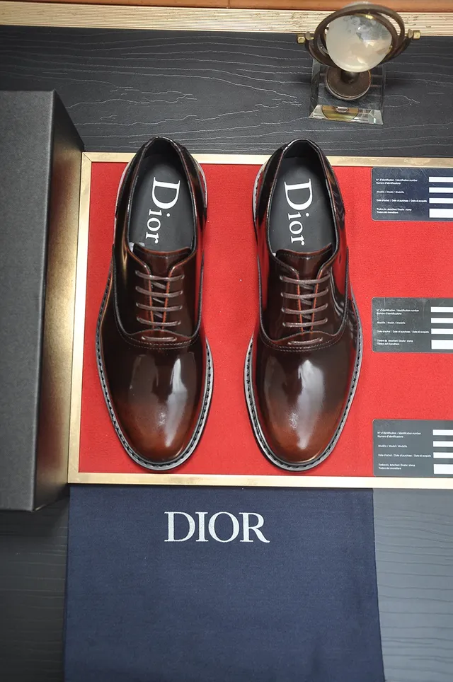 Dior Sapatos Oxford de Couro Polido com Bico Cap Marrom 5