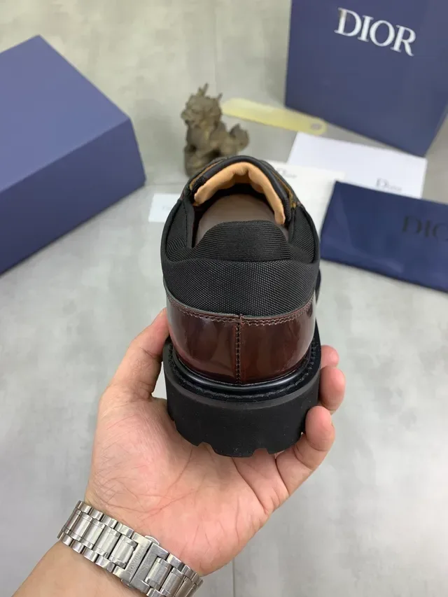 Dior أحذية أوكسفورد بورجوندي أسود جلد لامع براق رأس مدور 4