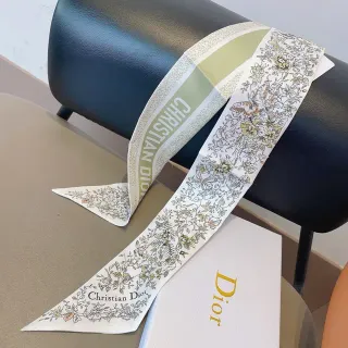 Dior फूलों का बटरफ्लाई प्रिंट सिल्क स्कार्फ