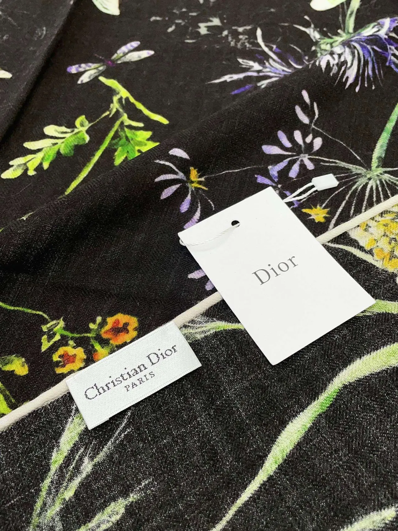 Dior Bufanda de Seda Negra con Estampado Floral 8