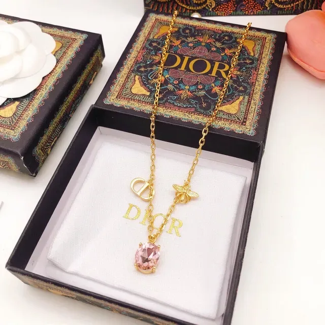 Dior ذهبي CD و تعويذة النحل حجر وردي قلادة 7