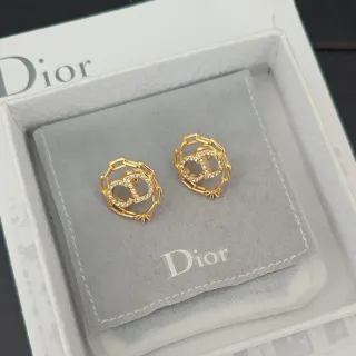 Dior Boucles d'oreilles Dorées Cristaux Pavé Chaîne Motif CD