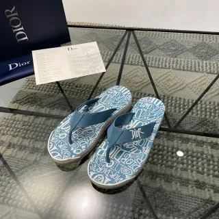 Dior طباعة جرافيكية أزرق أبيض حذاء منصة