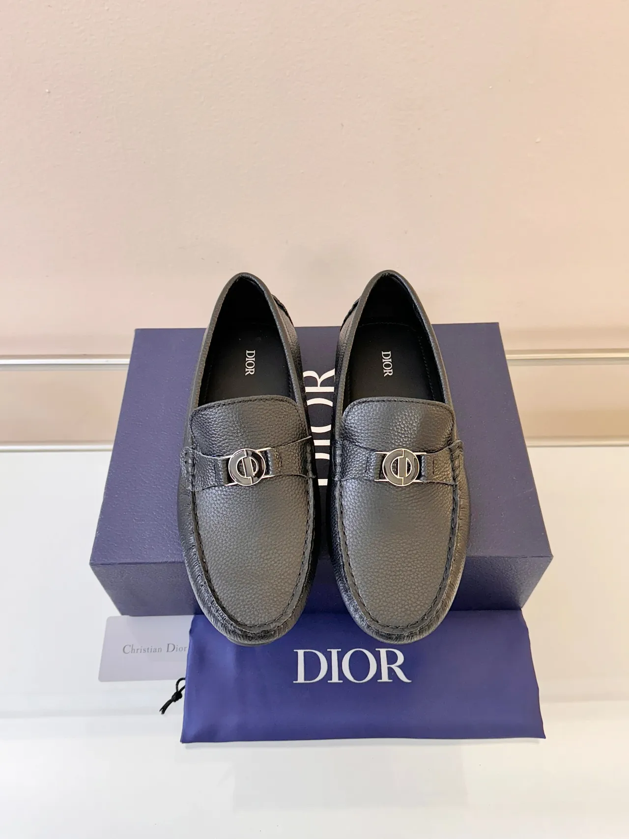 Dior Horsebit Mocasin de Cuero Negro con Textura Granulada, Slip-On 6