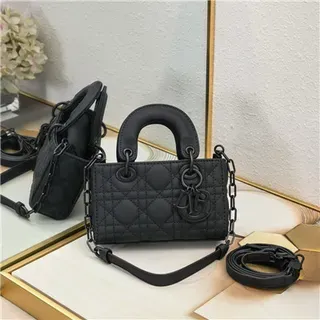 Dior Lady Sac à main en cuir noir quilted cannage avec anse supérieure enroulée