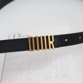 Dior Logo Buckle काला चमड़े की बेल्ट
