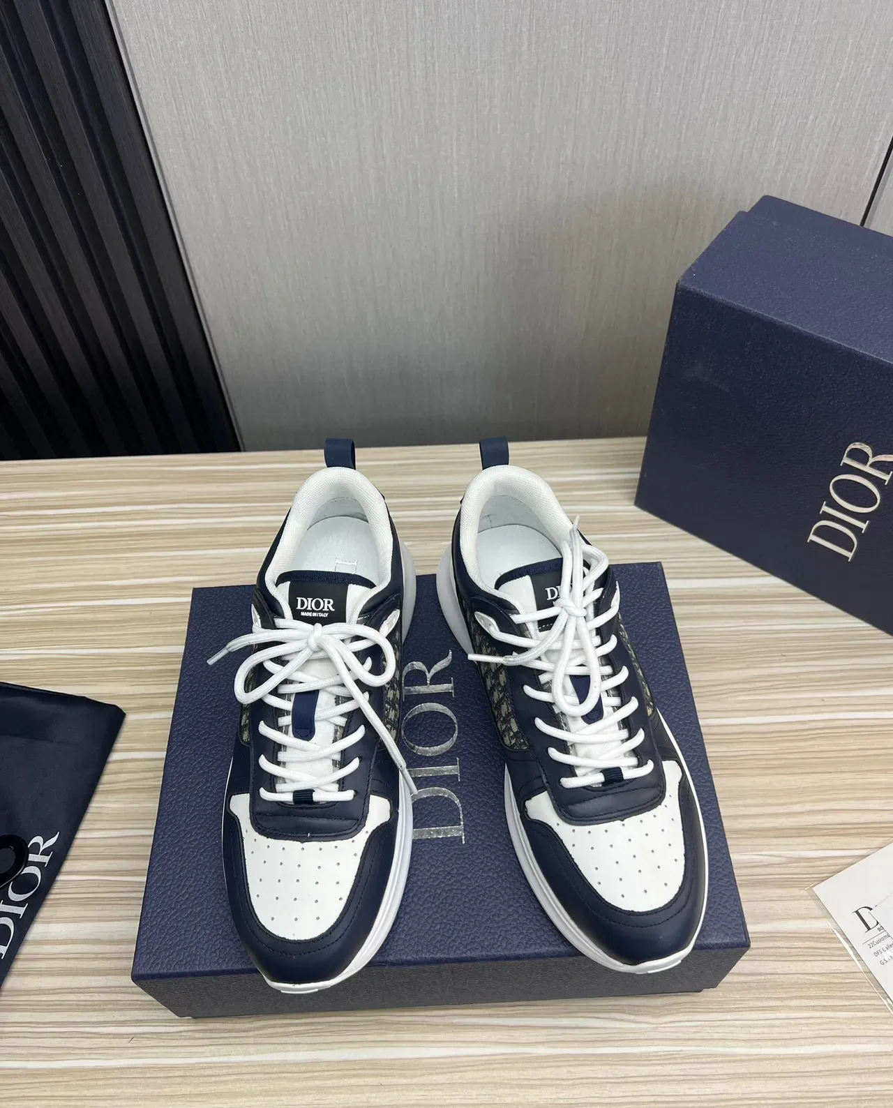 Dior Navy White لوحة نسيج مونوغرام غطاء الإصبع المثقوب سنيكرز أسلوب حياة 2