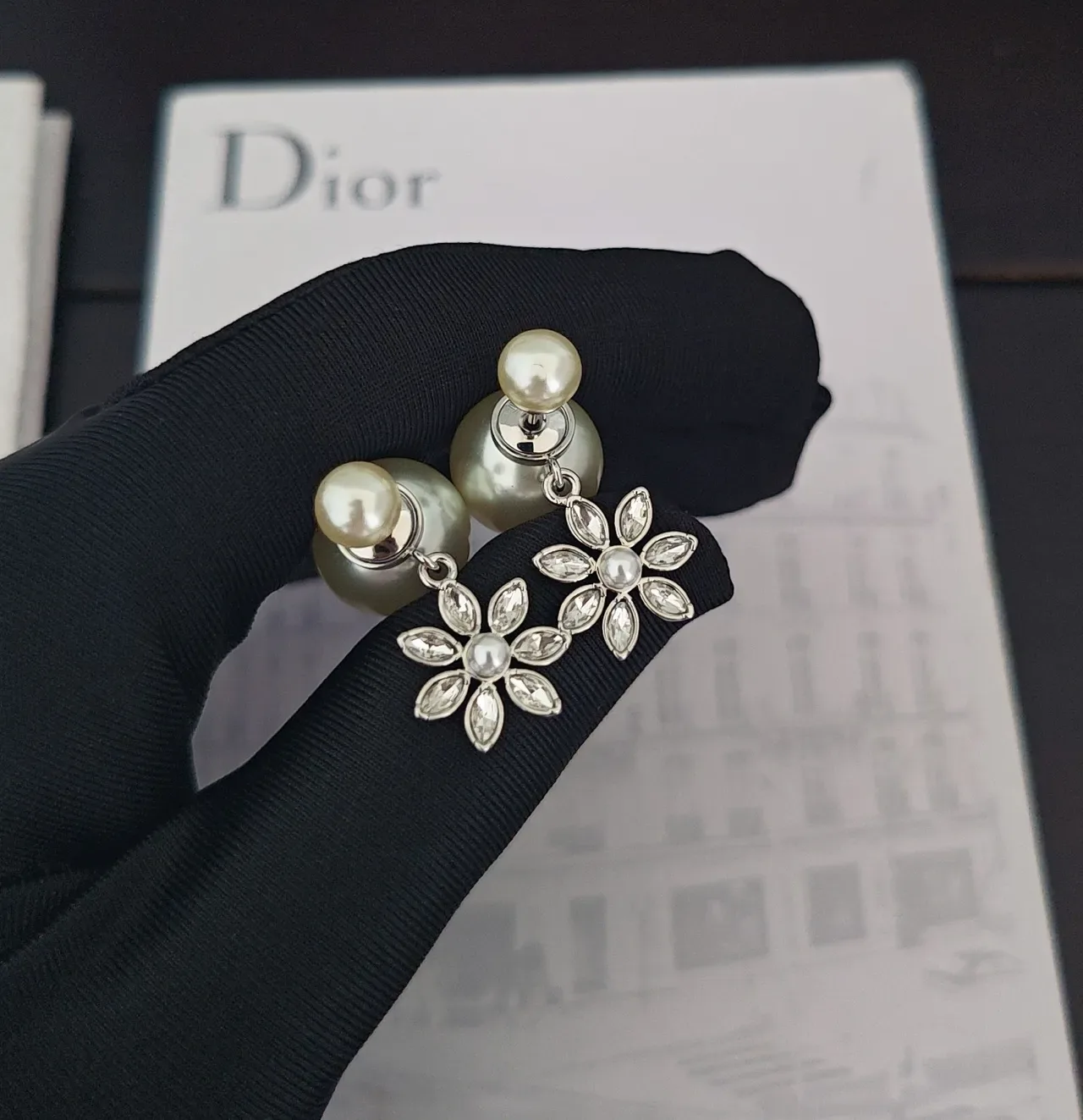 Dior Clous d'oreilles Perles et Cristal Floral Double Face 4
