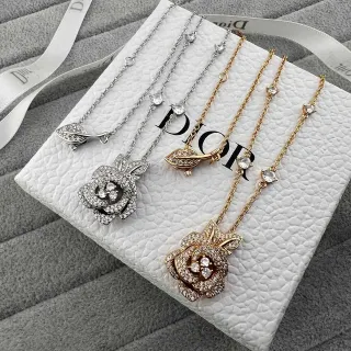 Dior Rose Silver Gold Pavé-Crystal Pendant Leaf-Accent Clasp قلادة