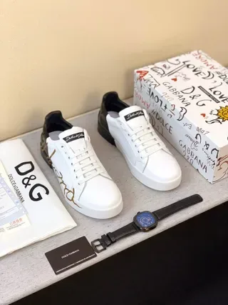Dolce & Gabbana Portofino 白色黑色皮革鞋面 金色脚本标志 生活方式运动鞋 2