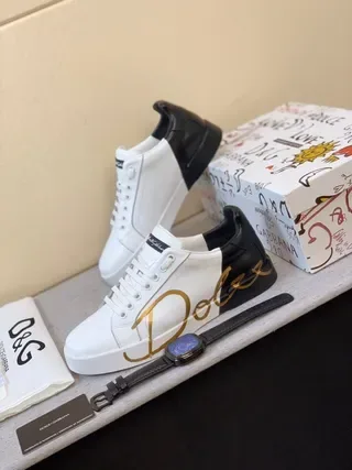 Dolce & Gabbana Portofino 白色黑色皮革鞋面 金色脚本标志 生活方式运动鞋 9
