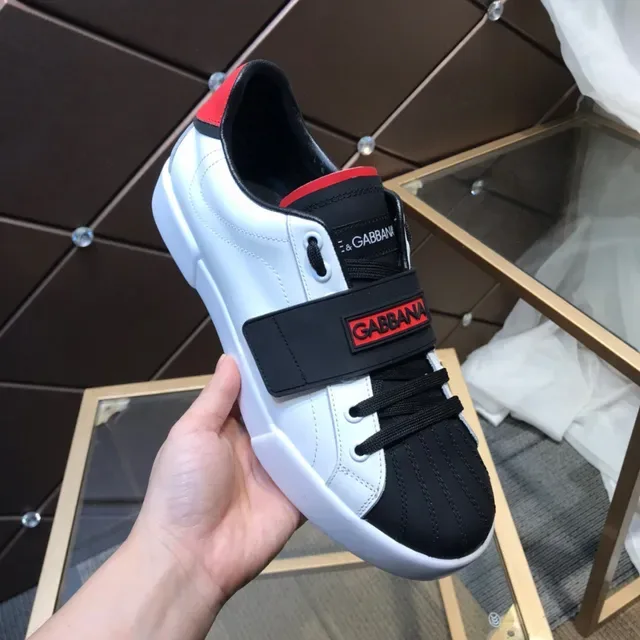 Dolce & Gabbana Zapatillas Lifestyle Blancas y Negras con Cierre de Correa y Punta Perforada 3