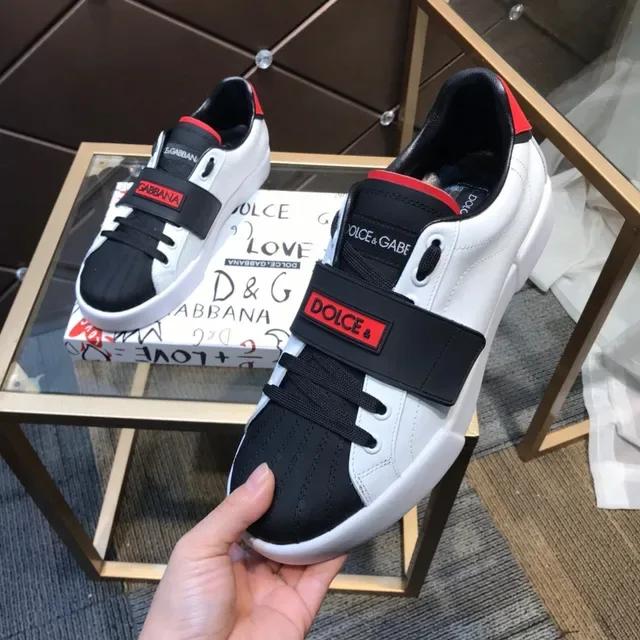 Dolce & Gabbana Zapatillas Lifestyle Blancas y Negras con Cierre de Correa y Punta Perforada 4