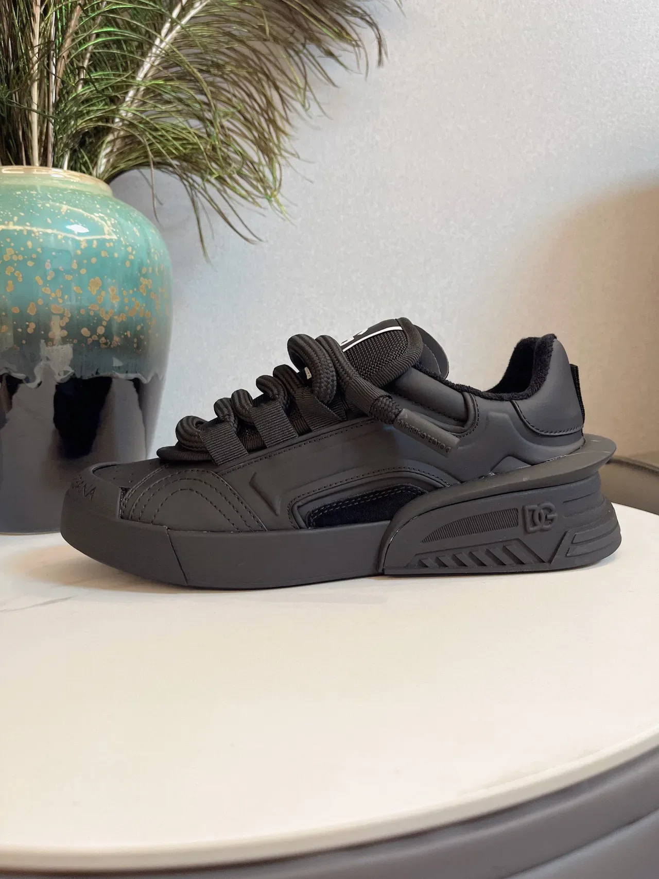 Dolce & Gabbana Tênis Chunky Sola Esculpida Preto Branco Monocromas 4