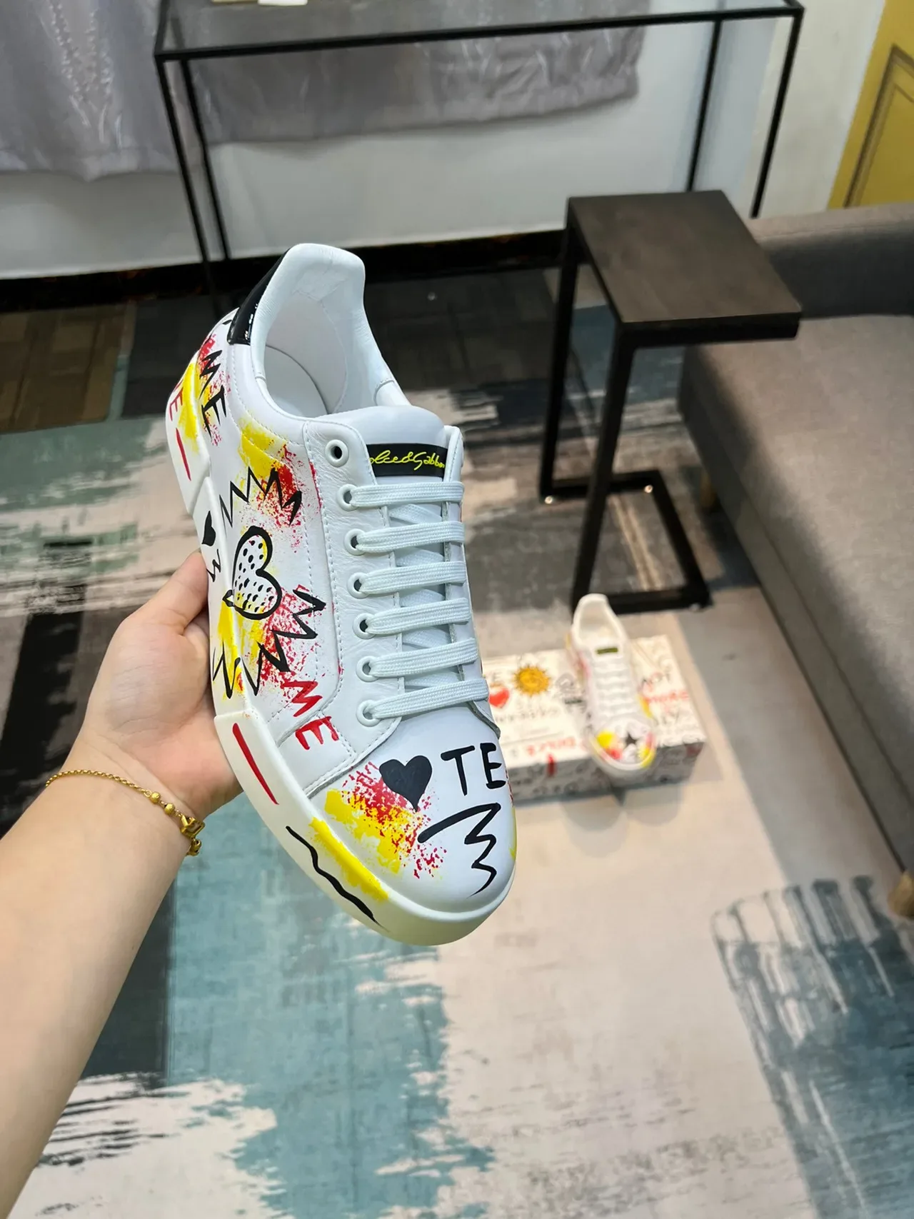 Dolce & Gabbana Graffiti-Print सादा हलुद लाल कालो लाइफस्टाइल स्निकार 6