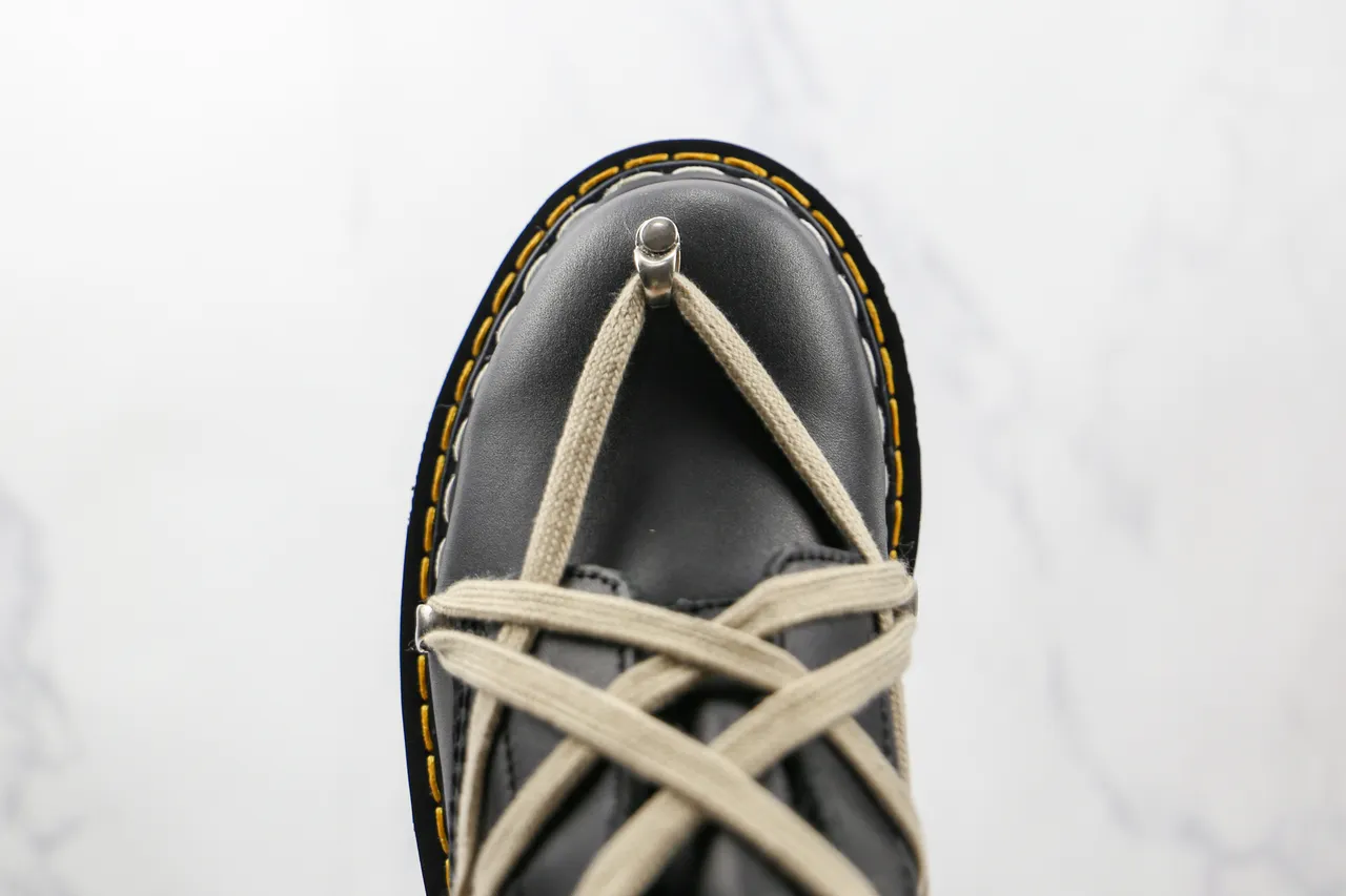 Dr. Martens কালো বেইজ স্মুথ লেদার লেস মার্টিন বুটস 5