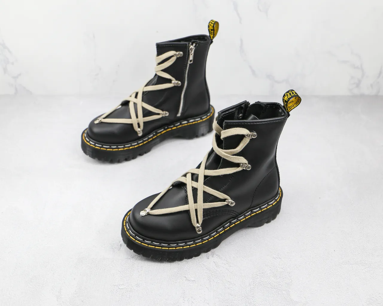 Dr. Martens কালো বেইজ স্মুথ লেদার লেস মার্টিন বুটস 7