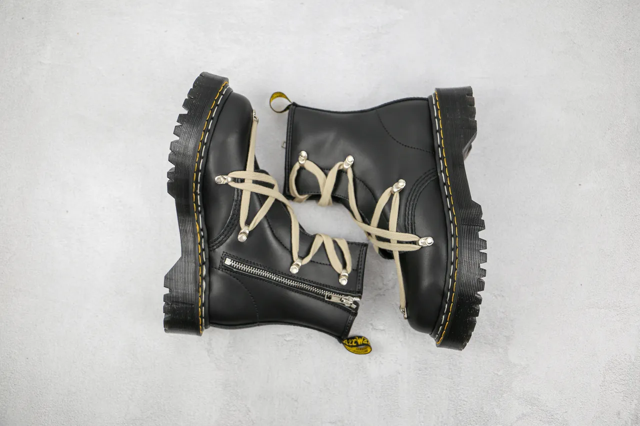 Dr. Martens কালো বেইজ স্মুথ লেদার লেস মার্টিন বুটস 9