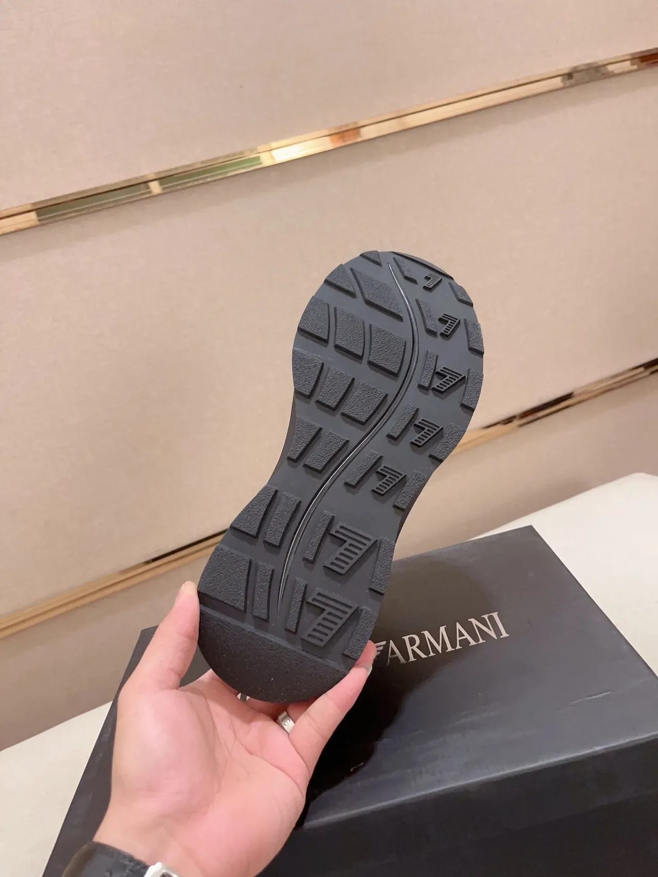 Emporio Armani 黑色银色针织网面鞋面集成系带锁生活方式运动鞋 2