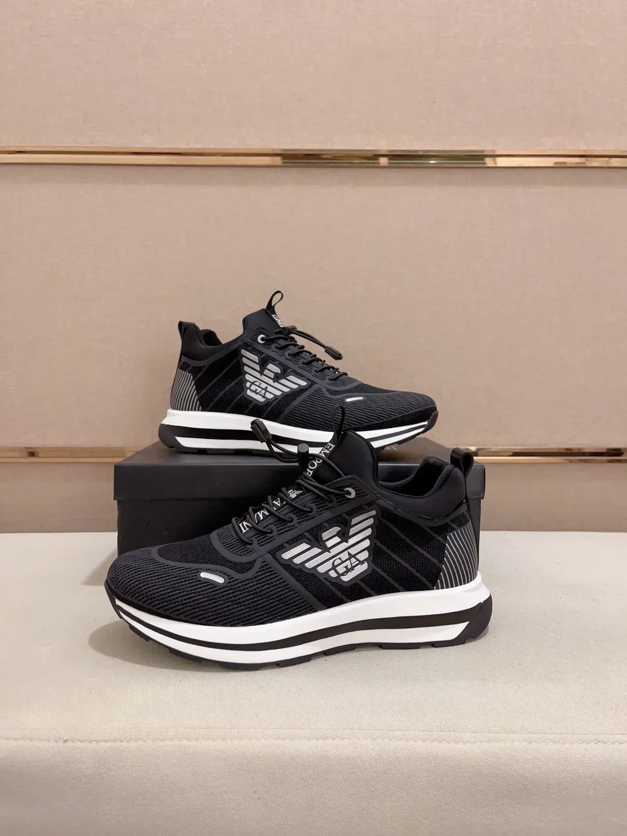 Emporio Armani 黑色银色针织网面鞋面集成系带锁生活方式运动鞋 4