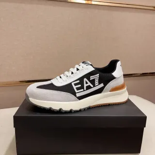 Emporio Armani Zapatillas Lifestyle Negras y Blancas con Suela Chunky Paneles de Malla y Ante