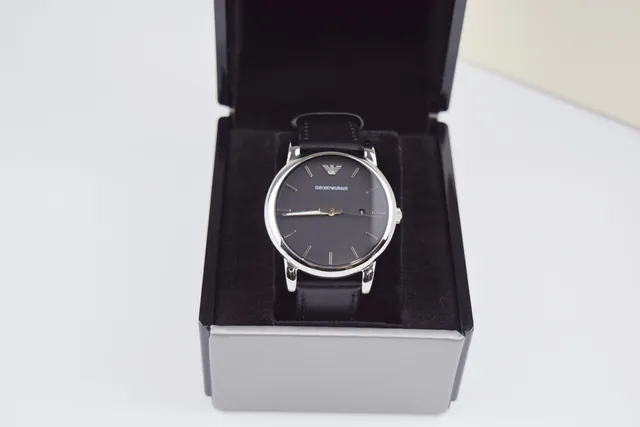 Emporio Armani ساعة كوارتز وجه أسود مبسطة 4