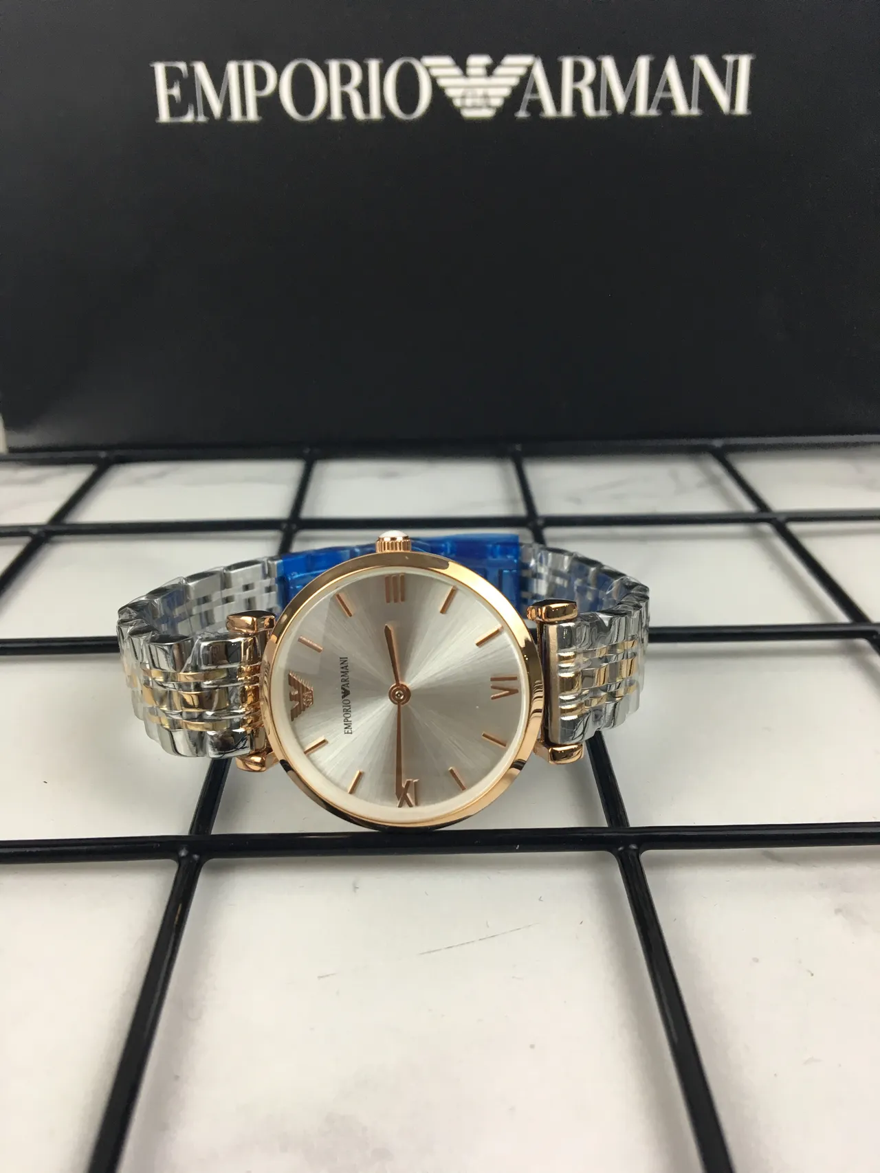 Emporio Armani Montre Argent Doré Boîtier Rond Cadran Sunray Quartz 7