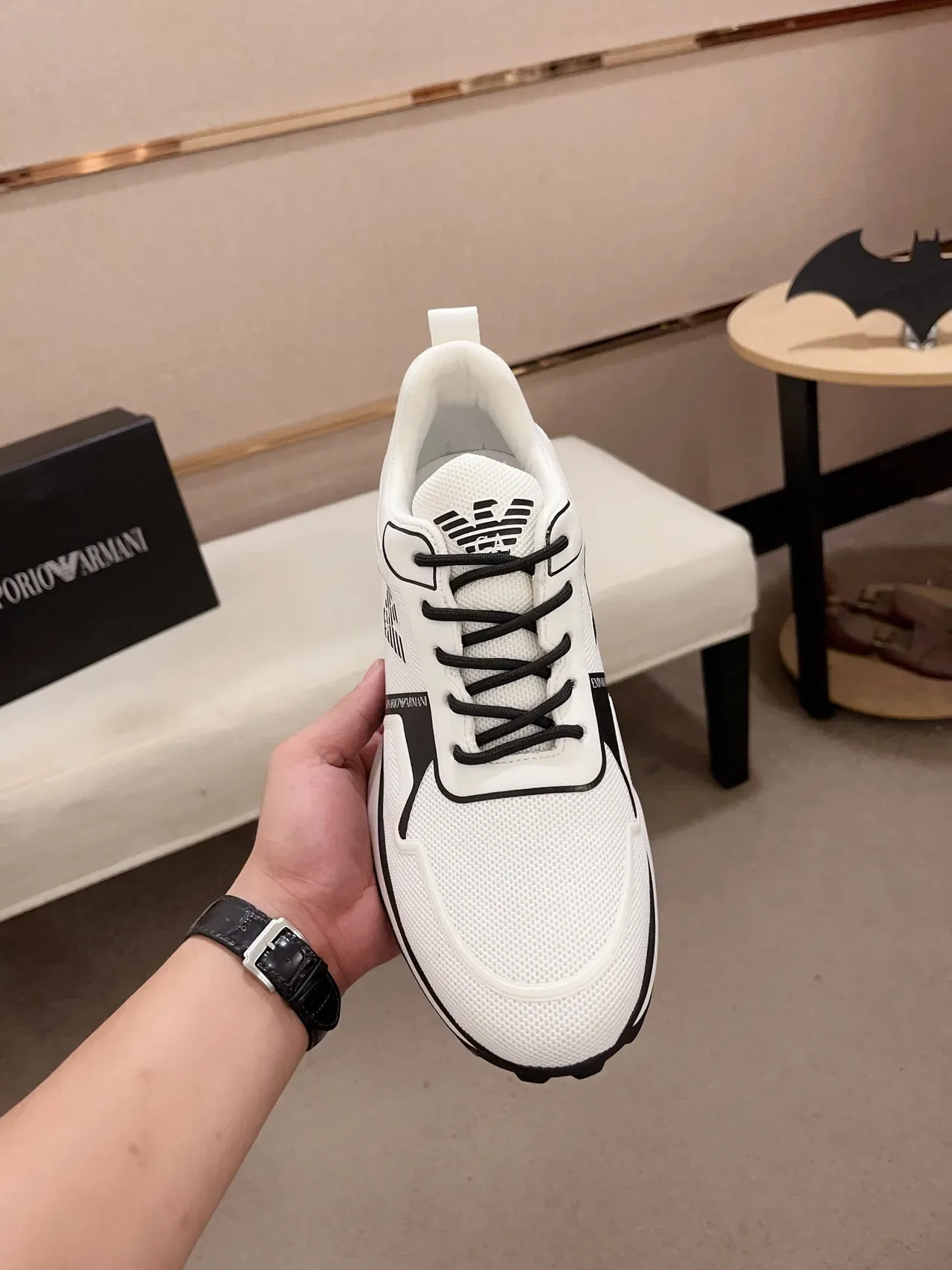 Emporio Armani Tênis Lifestyle Branco e Preto de Malha 2