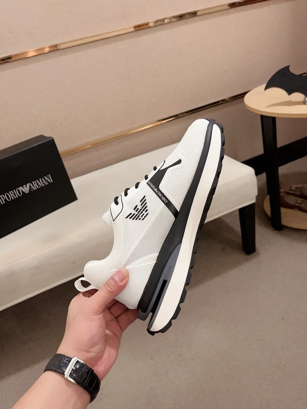 Emporio Armani Tênis Lifestyle Branco e Preto de Malha 5