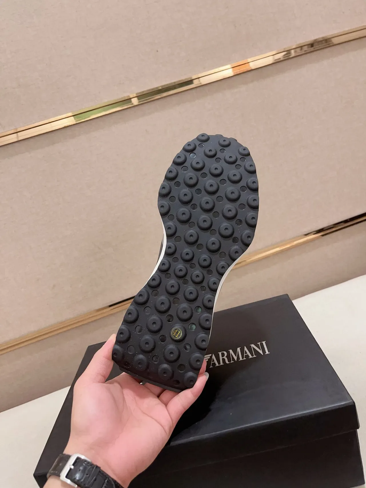 Emporio Armani Tênis Lifestyle Branco e Preto de Malha 8